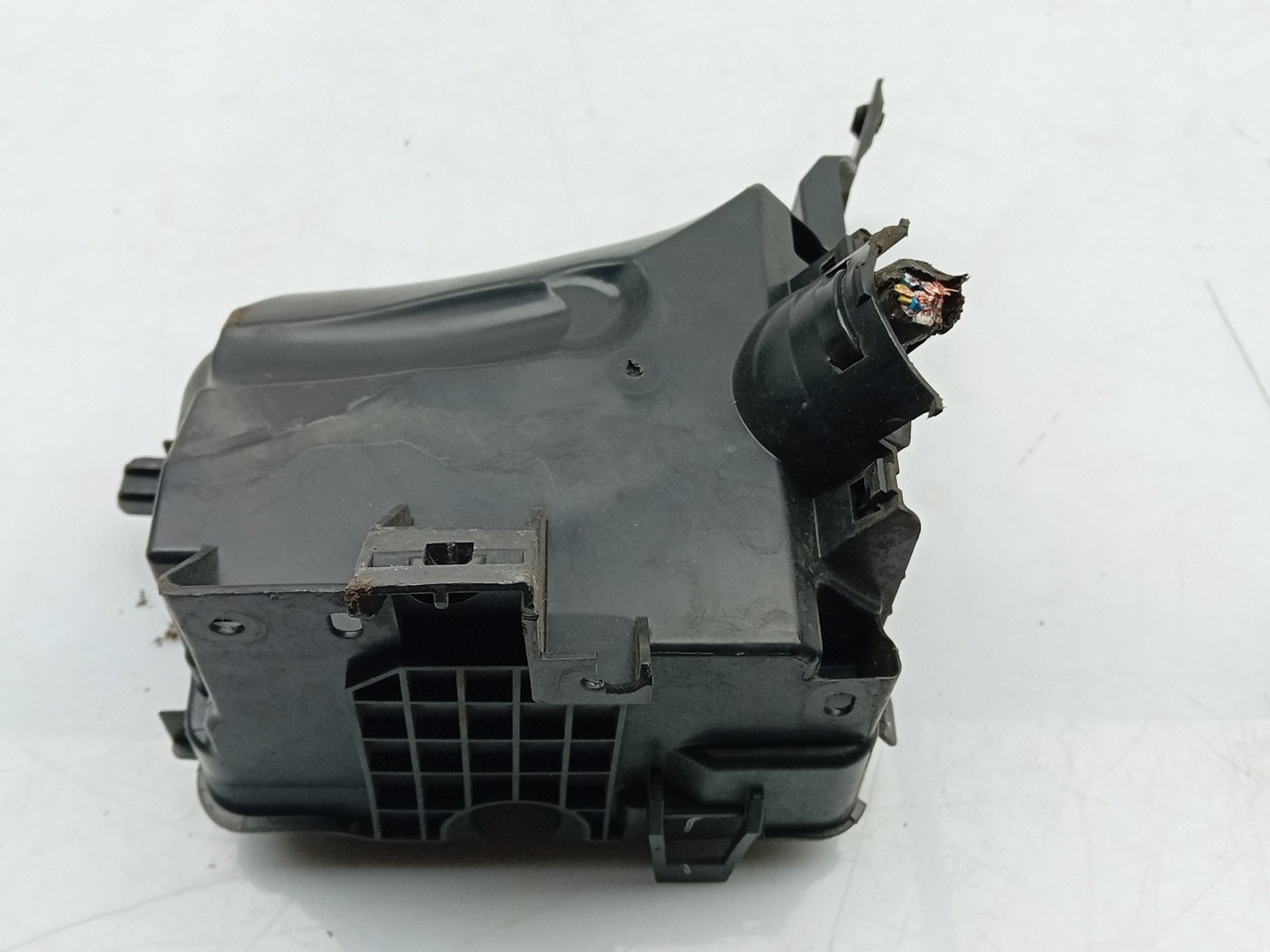 Boîte de fusibles / SAM / BSI PEUGEOT 2008 I (CU_) Imagem-1