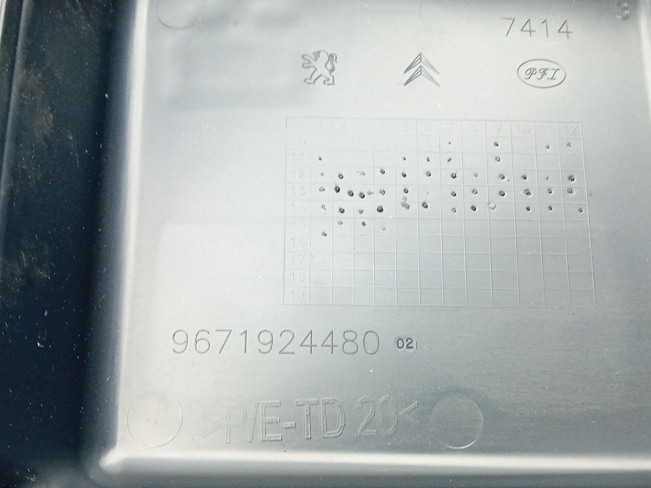 Boîte de fusibles / SAM / BSI PEUGEOT 2008 I (CU_) Imagem-2