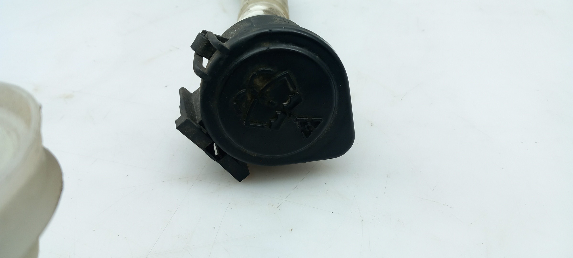 Réservoir lave-glace BMW X1 (E84) Imagem-1