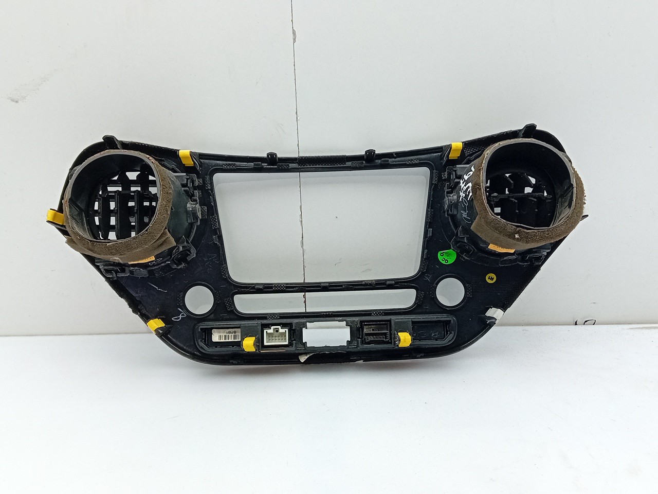 Moldura consola central / radio / aro HYUNDAI i10 (BA, IA) Imagem-1