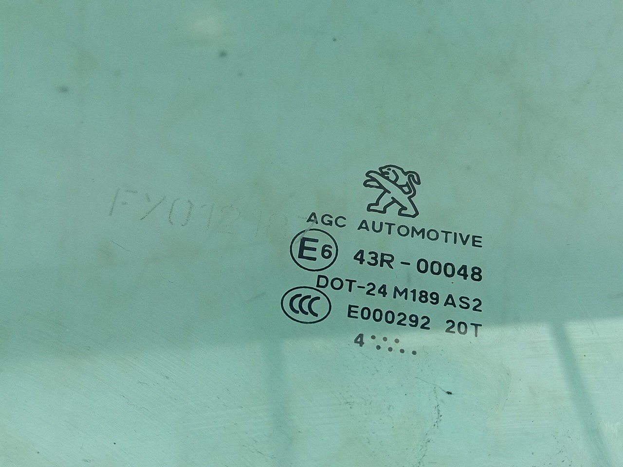 Right rear door glass PEUGEOT 2008 I (CU_) Imagem-1