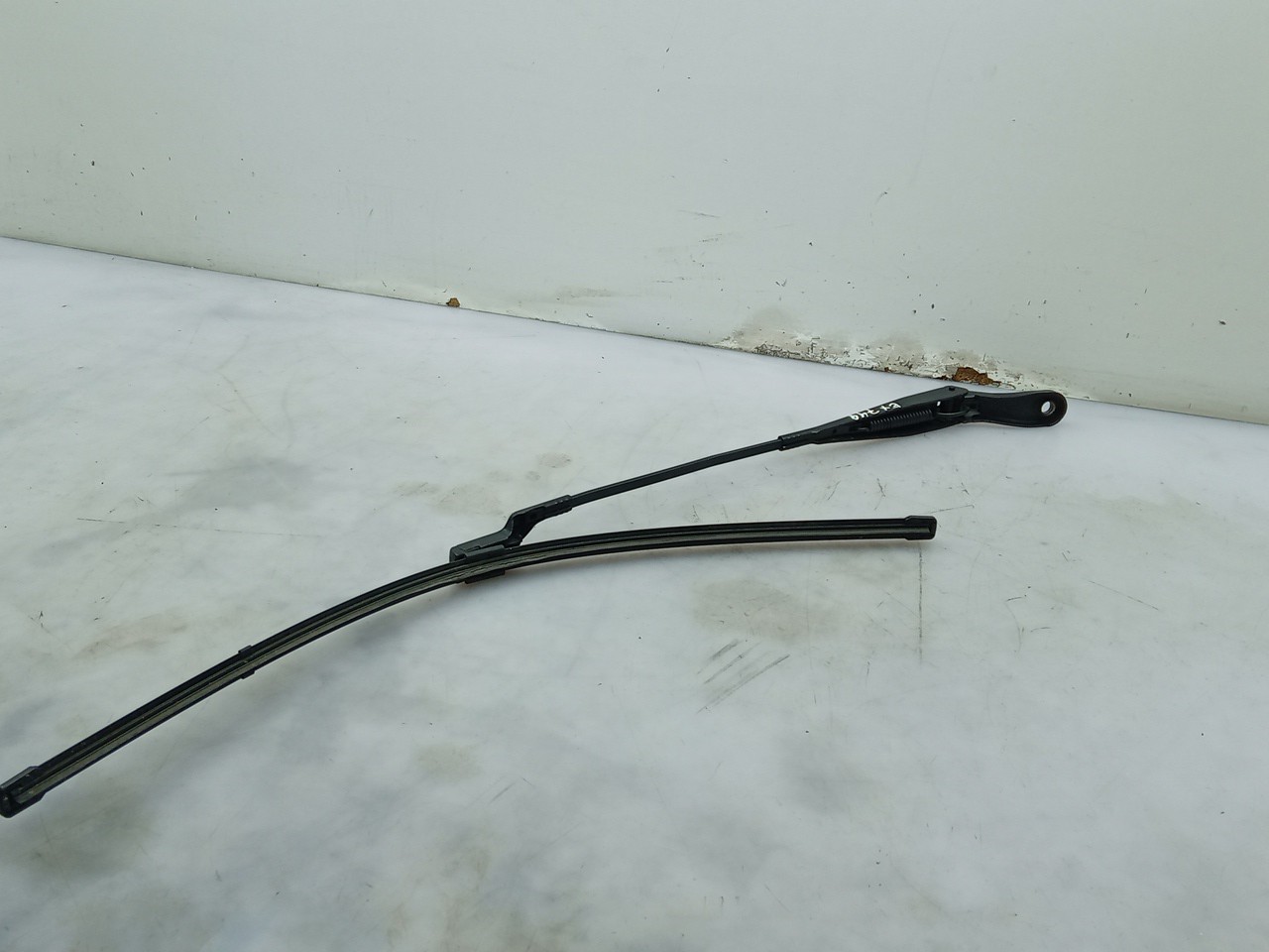 Brazo de limpiaparabrisas delantero izquierdo PEUGEOT 2008 I (CU_) Imagem-1