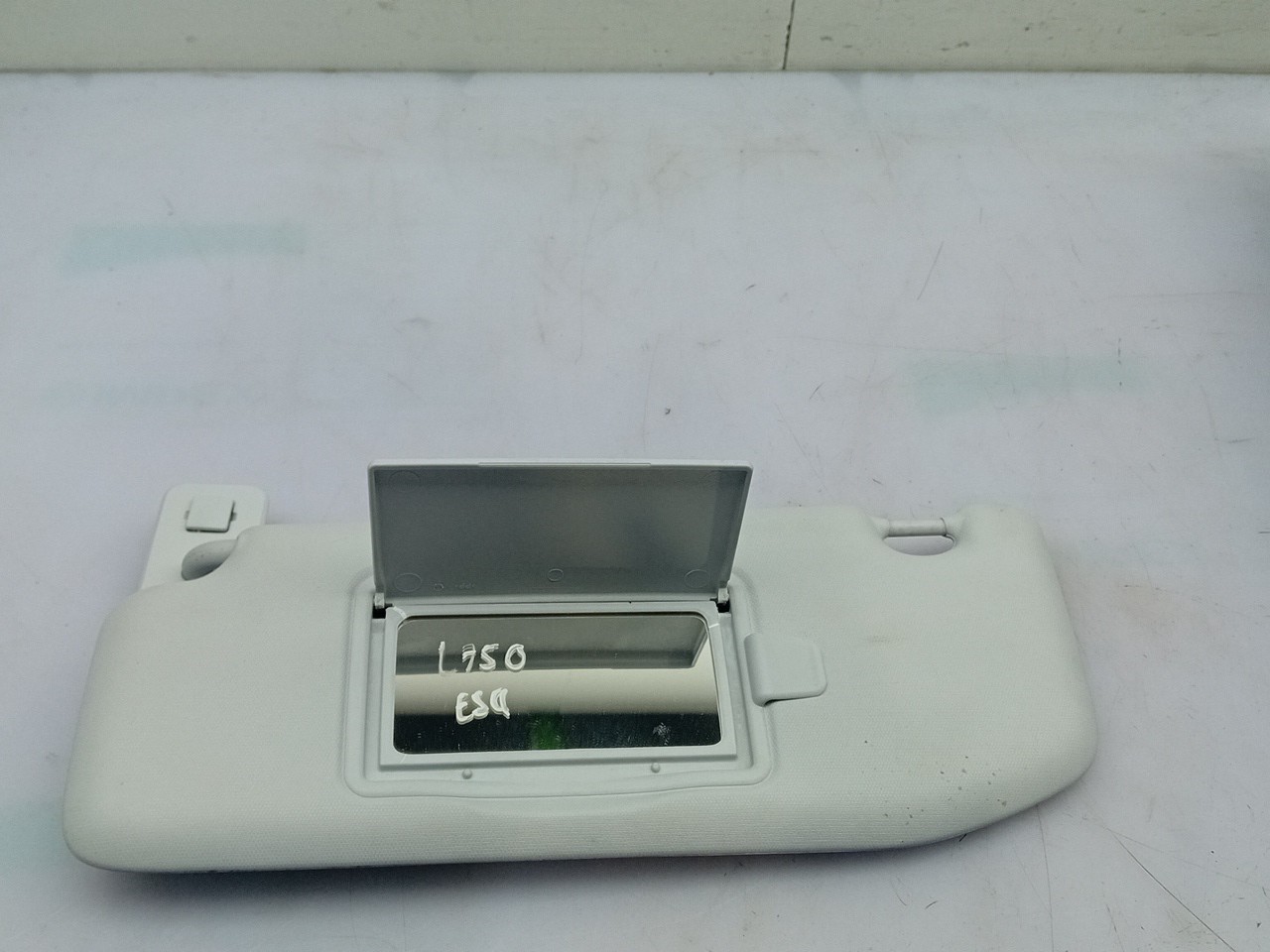 Left Sun Visor PEUGEOT 208 Imagem-1