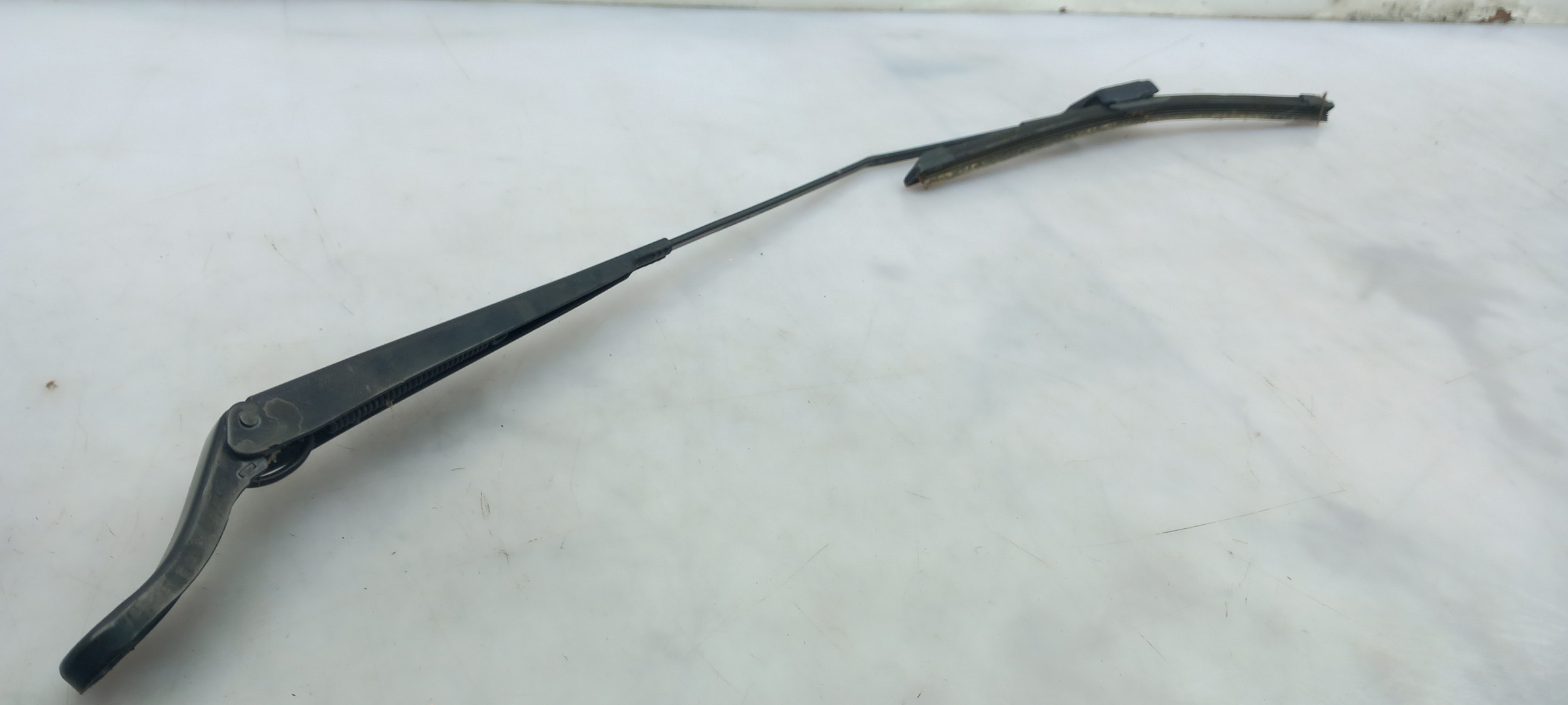 Windscreen wiper arm Right front PEUGEOT 208 Imagem-1