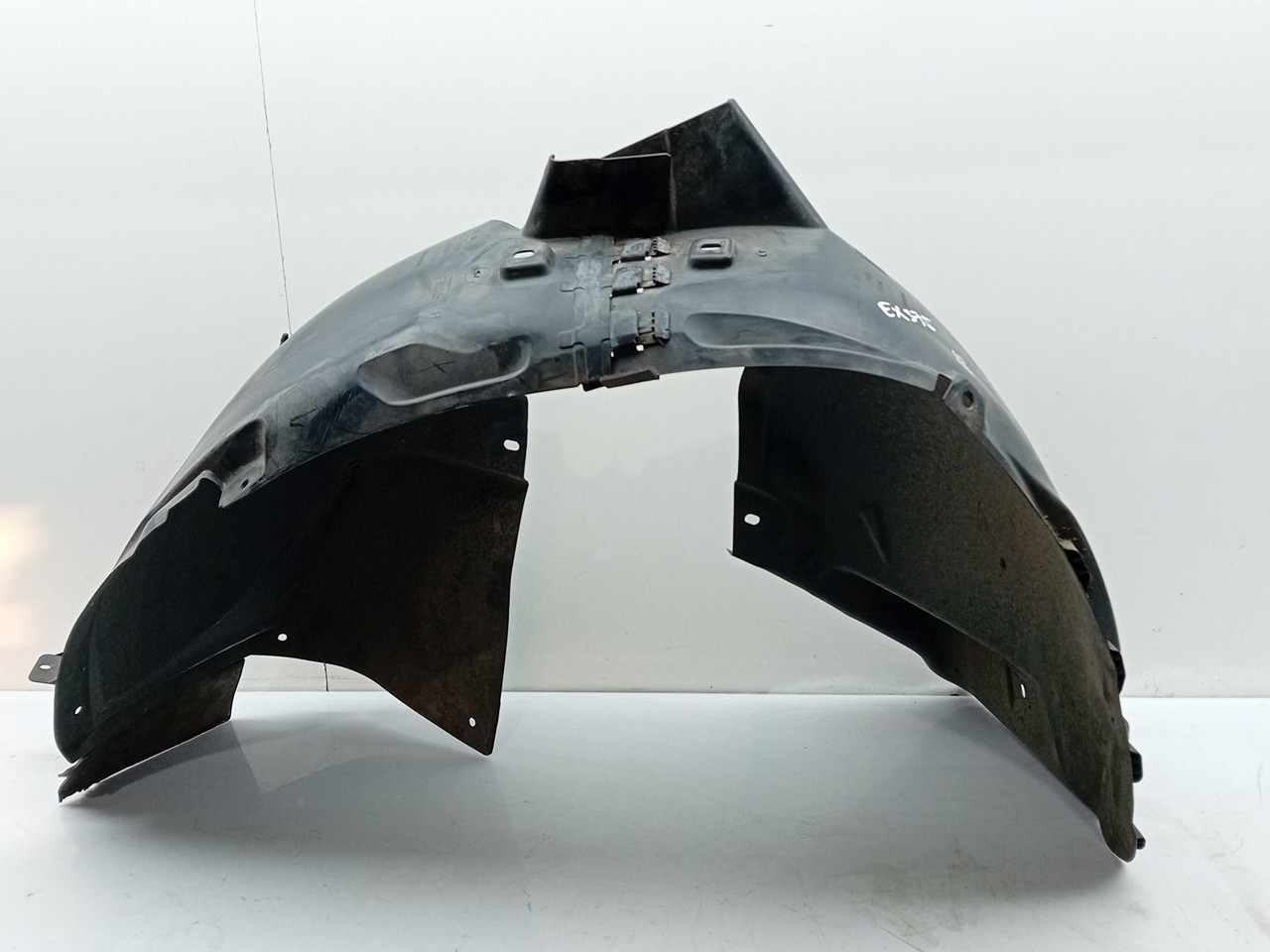 Front wheel arch left OPEL Astra J Imagem-1