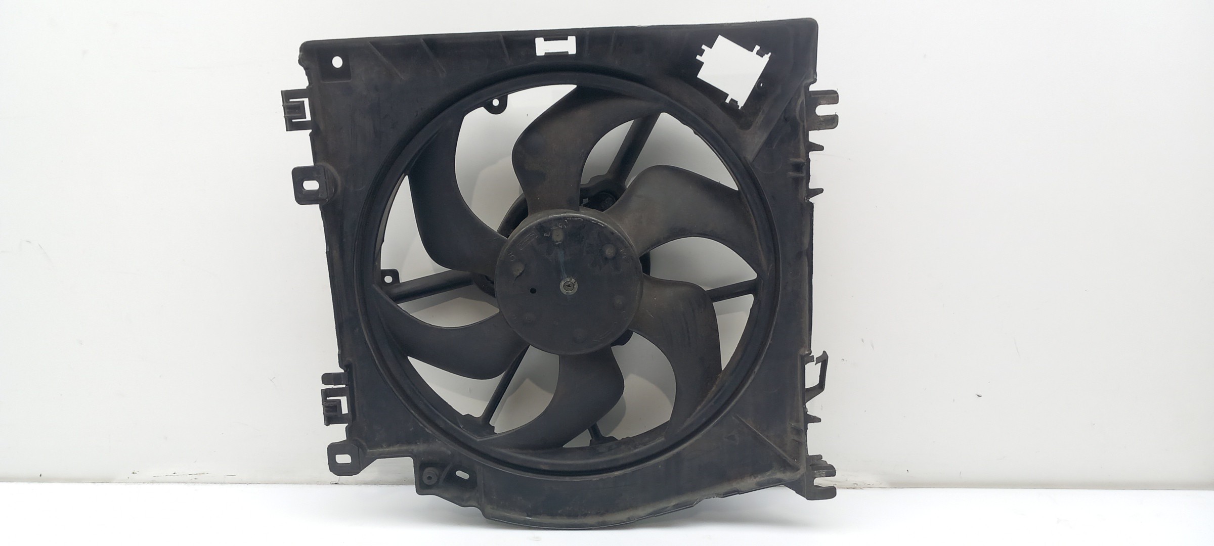 Cooling fan RENAULT Clio III (BR0/1, CR0/1) Imagem-1