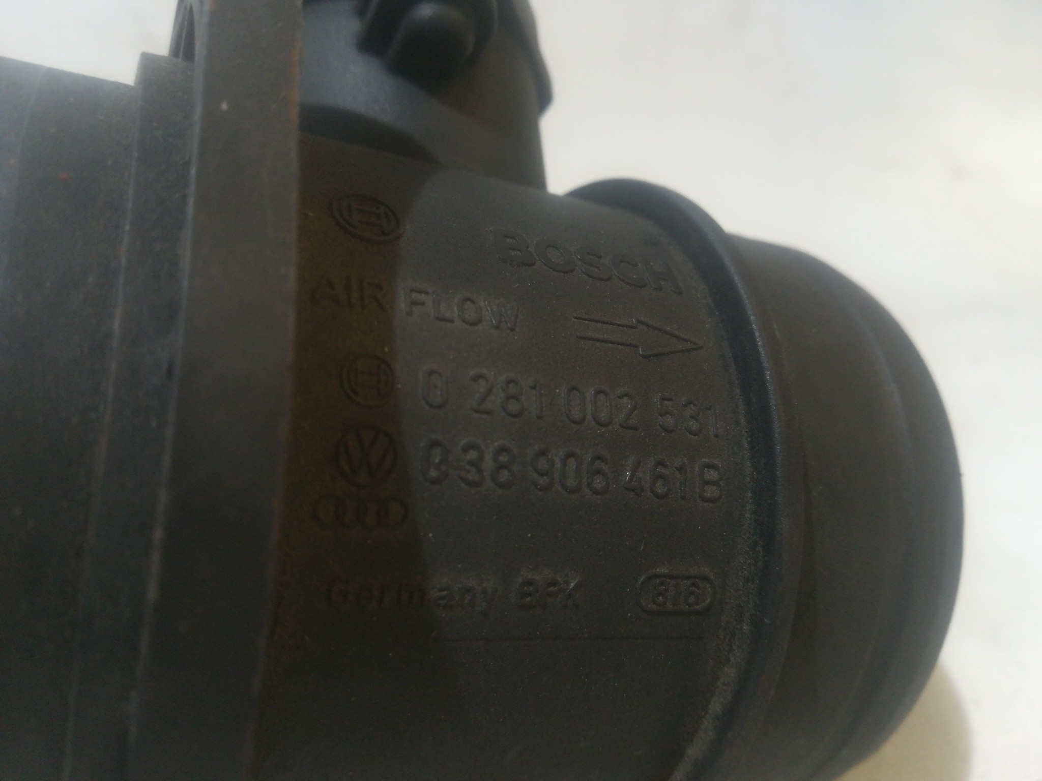 Medidor de masa de aire / Caudalímetros  SEAT Ibiza IV (6J5, 6P1) Imagem-1