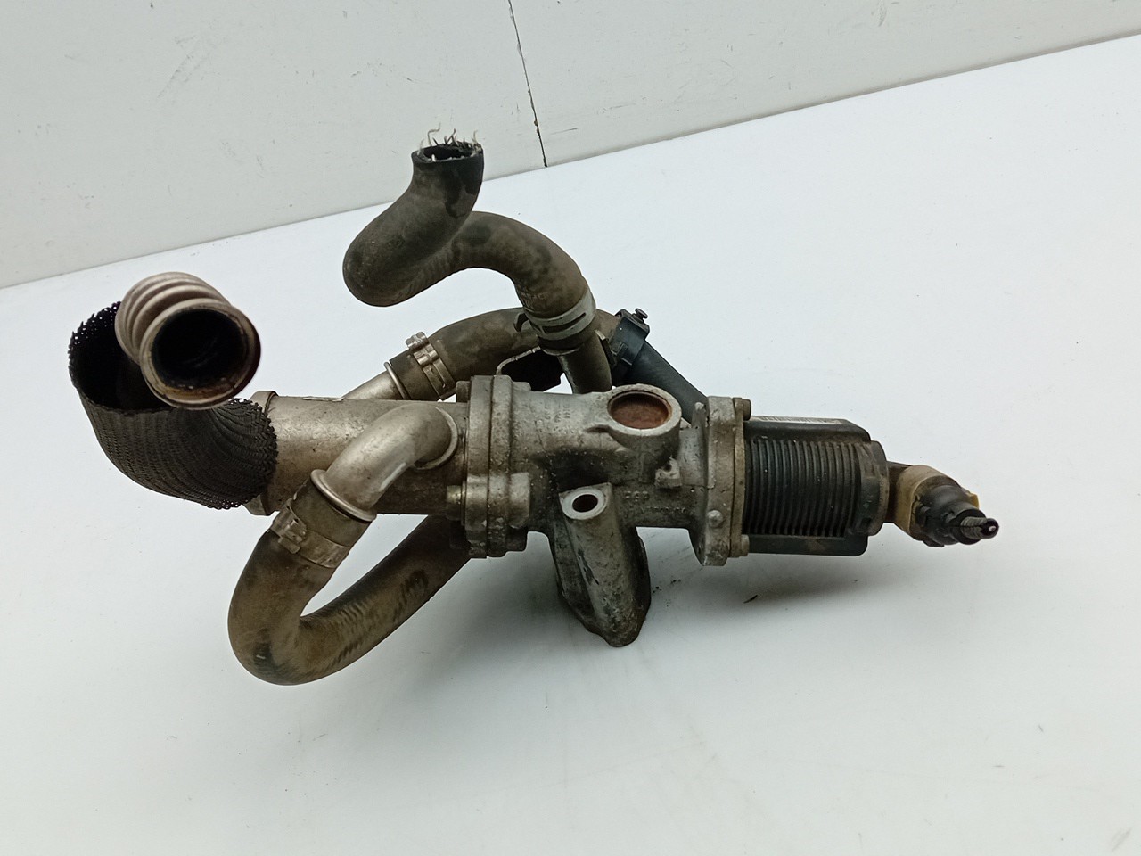 EGR valve OPEL Corsa D Imagem-1