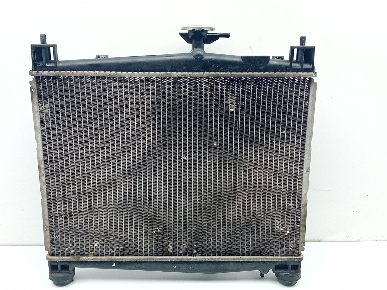 Water radiator TOYOTA Yaris (_P9_) Imagem-1