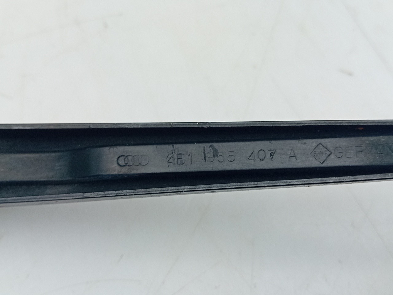 Bras de balai avant gauche AUDI A6 Avant (4B5, C5) Imagem-2