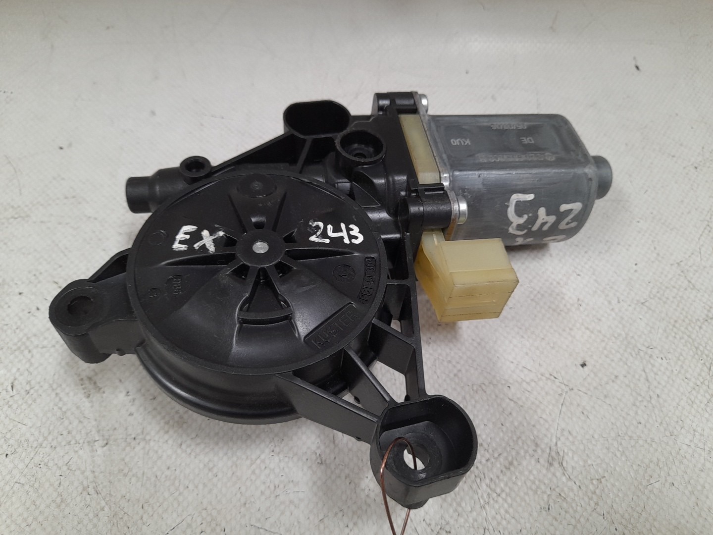 Moteur lève-vitre avant gauche AUDI A3 Sportback (8VA, 8VF) Imagem-1