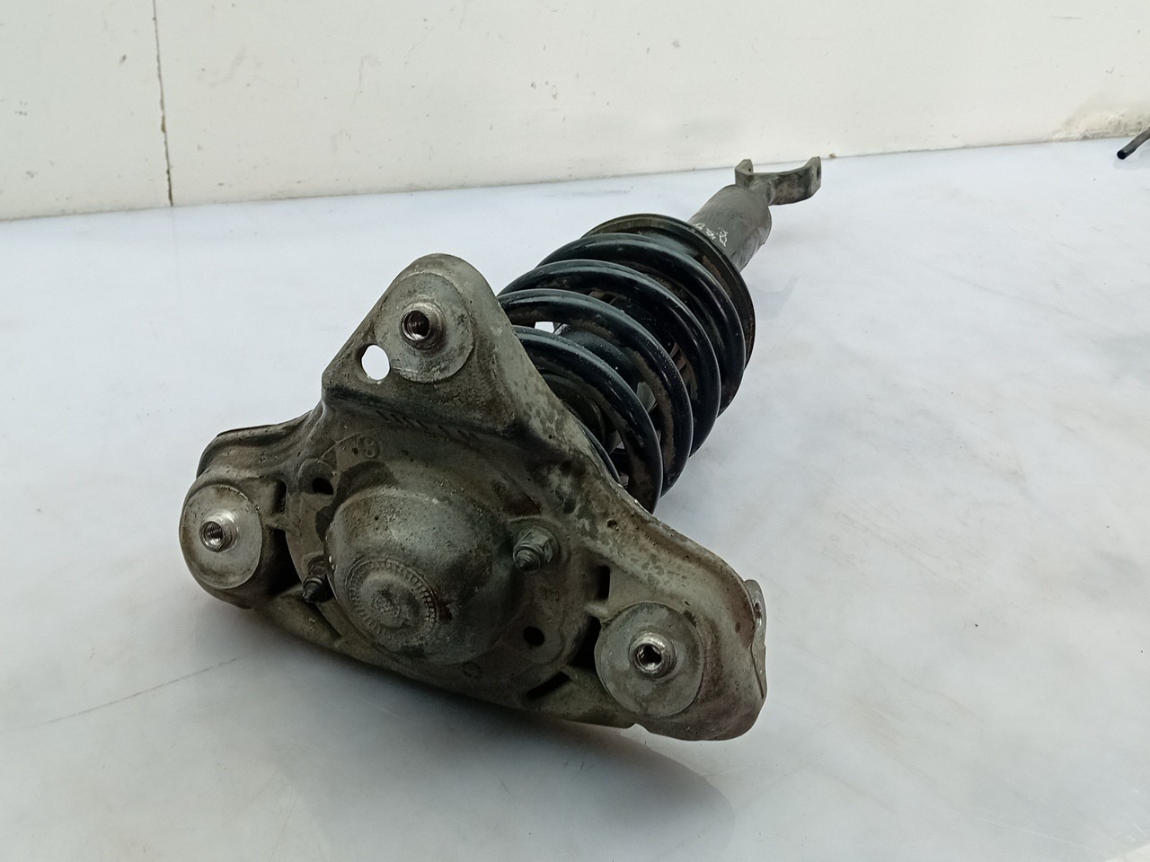 Amortisseur Avant Gauche AUDI A6 Avant (4B5, C5) Imagem-2