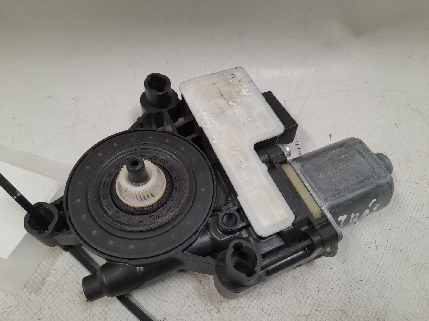 Moteur lève-vitre arrière Droite AUDI A3 Sportback (8VA, 8VF) Imagem-2