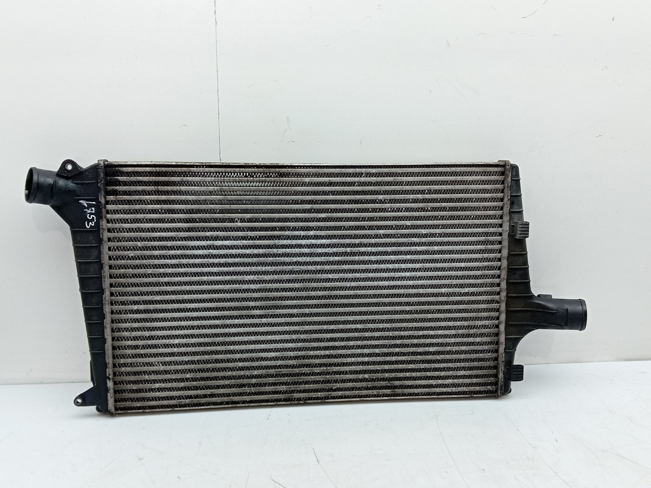 Radiateur d'intercooler AUDI A6 Avant (4B5, C5) Imagem-0