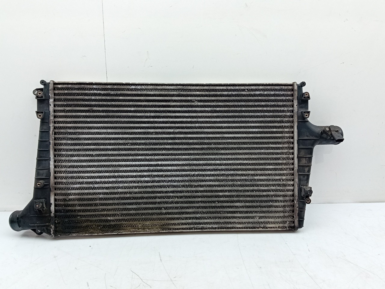 Radiateur d'intercooler AUDI A6 Avant (4B5, C5) Imagem-1