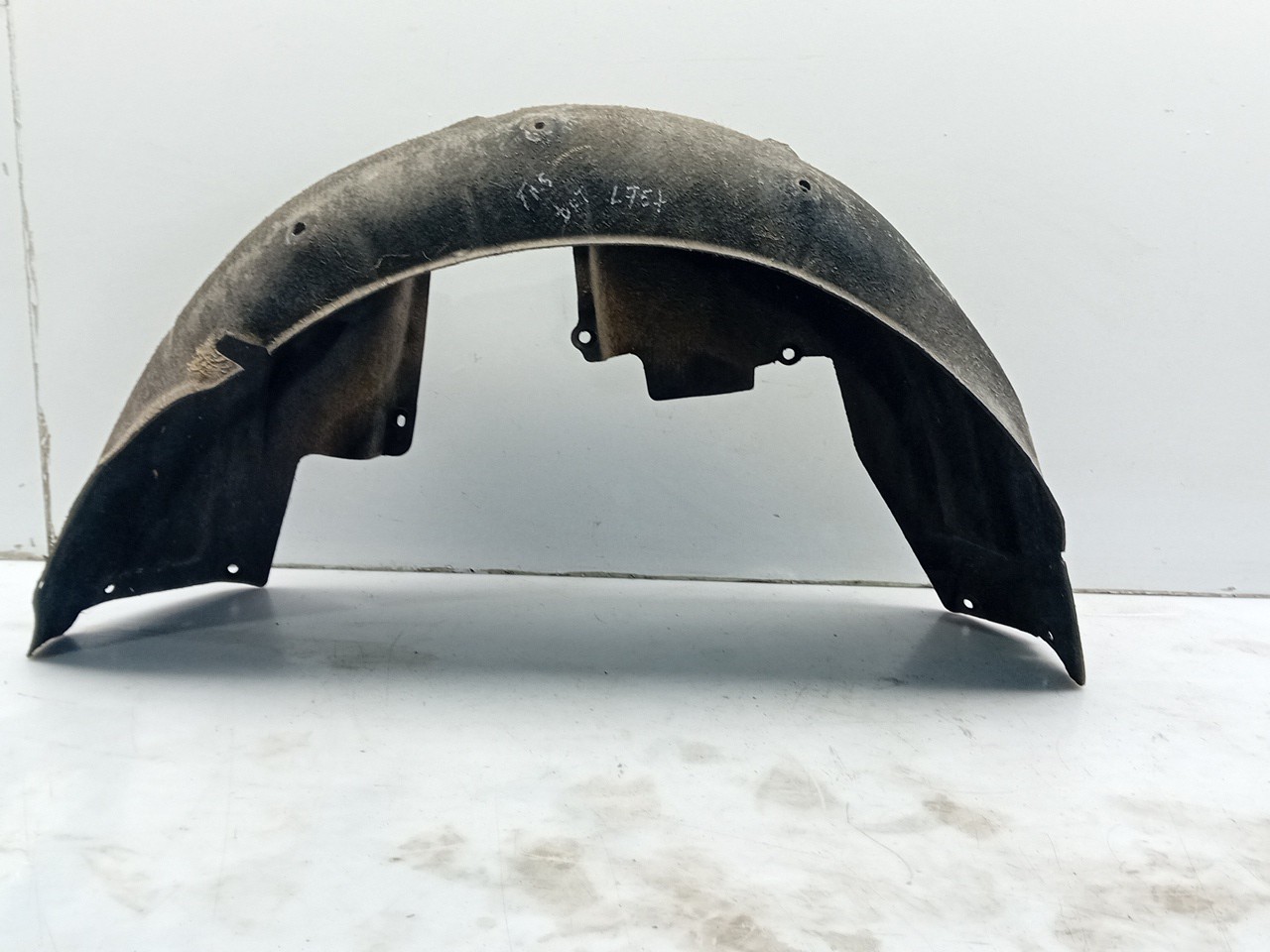 Rear wheel arch right