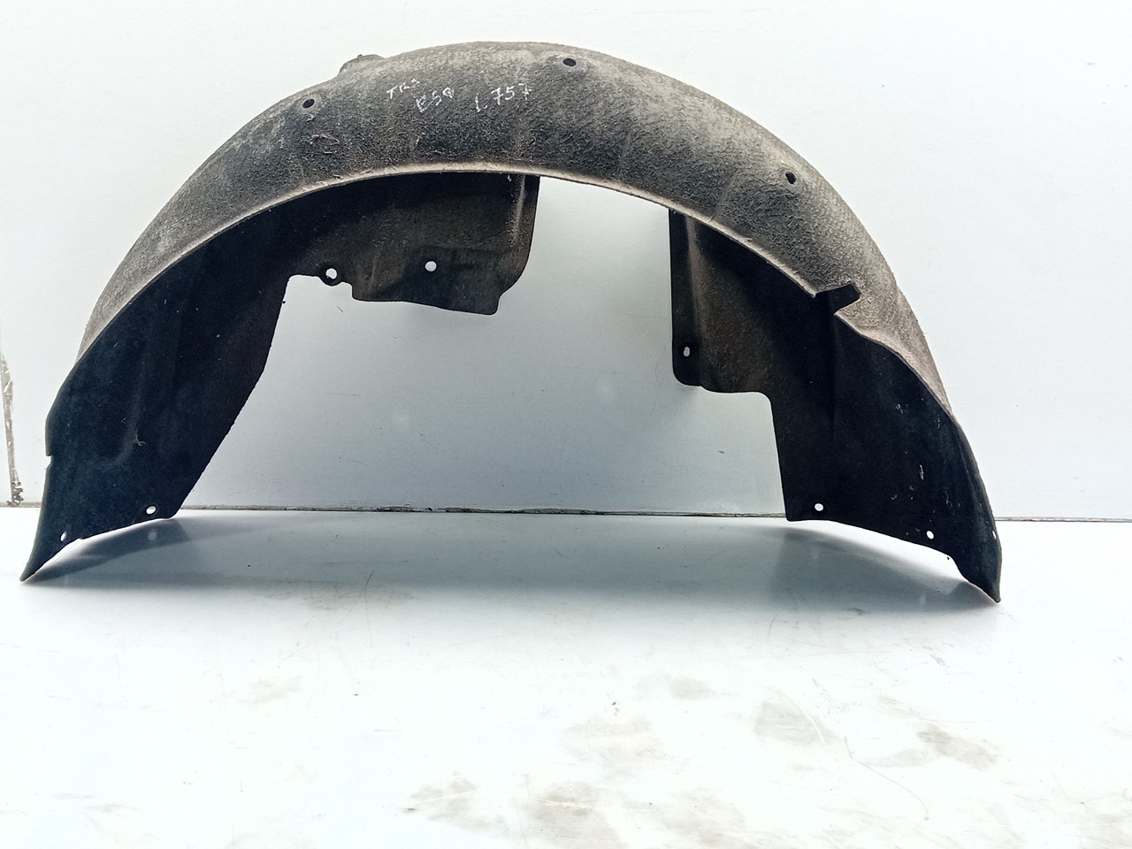 Rear wheel arch left