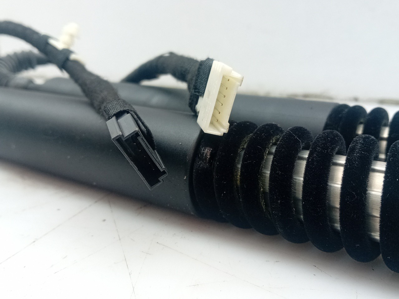 Trunk Shock Absorber BMW 3 Gran Turismo (F34) Imagem-1