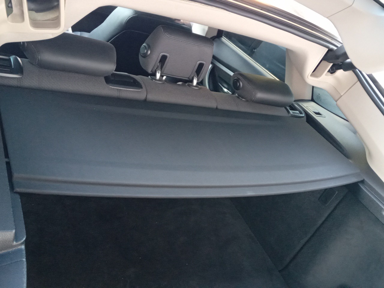 Rear Parcel shelf / trunk cover