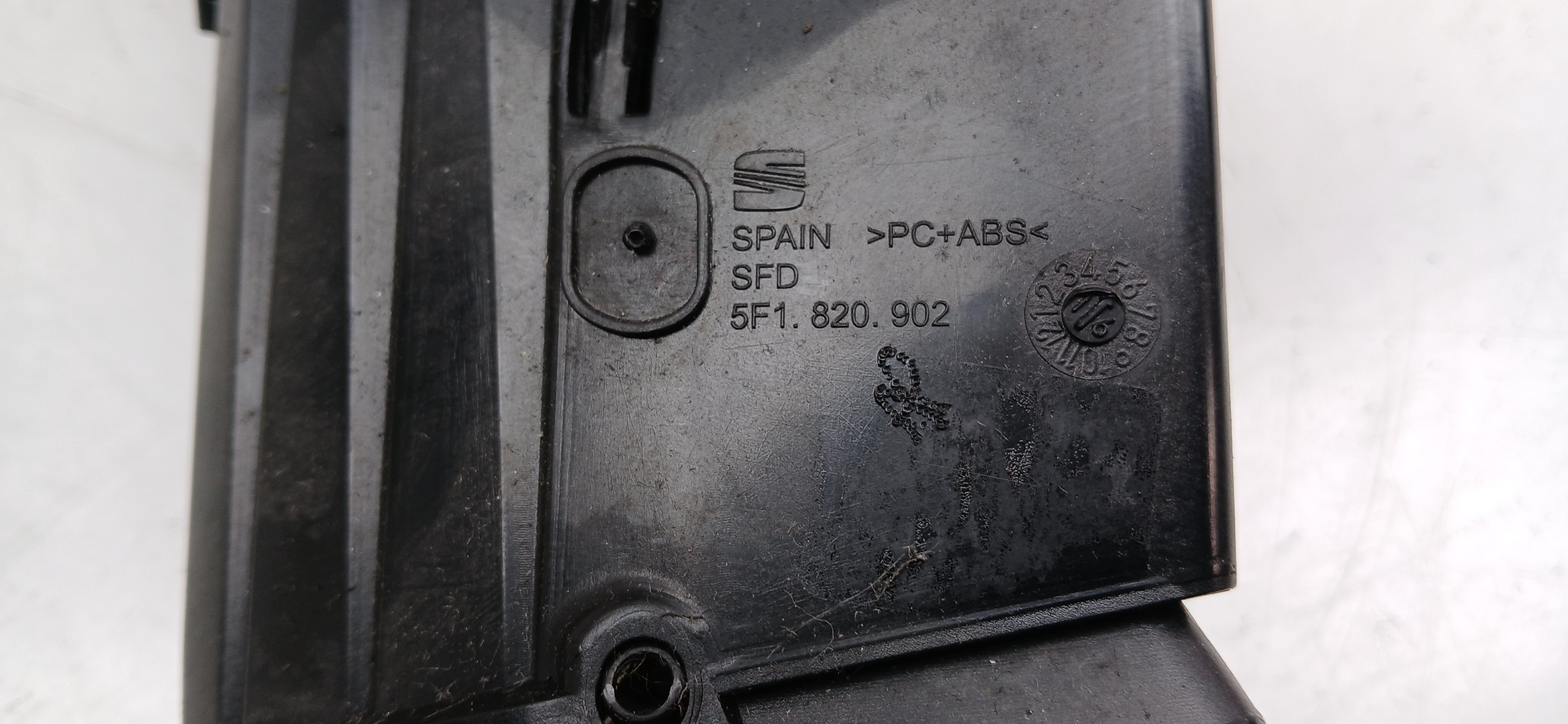 Difusor / salida de aire SEAT Leon ST (5F8) Imagem-3