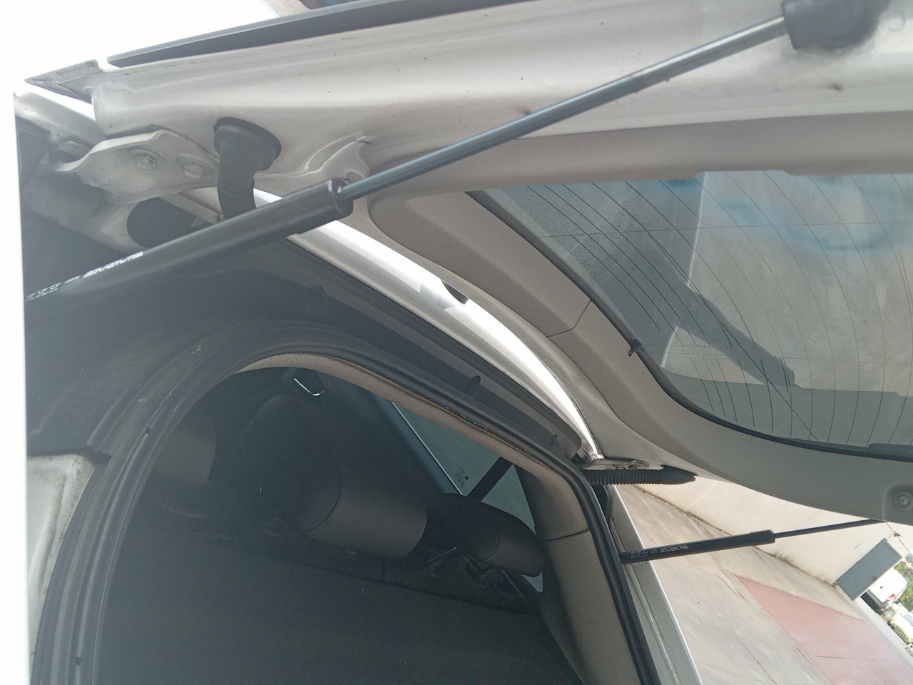 Amortisseur de coffre OPEL Insignia A (G09) Imagem-1