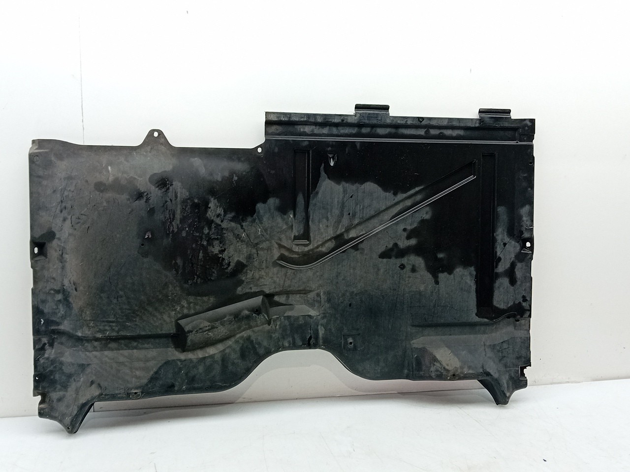 Engine underbody shielding