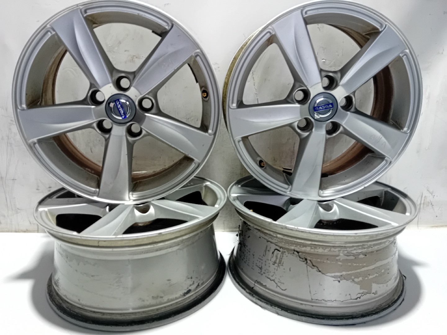 Ensemble de jantes VOLVO V40 Hatchback Imagem-1