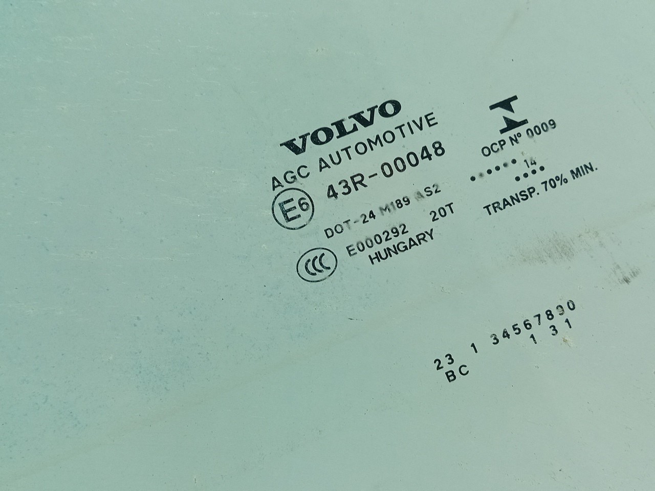 Vidro porta trás direito VOLVO V40 Hatchback Imagem-1