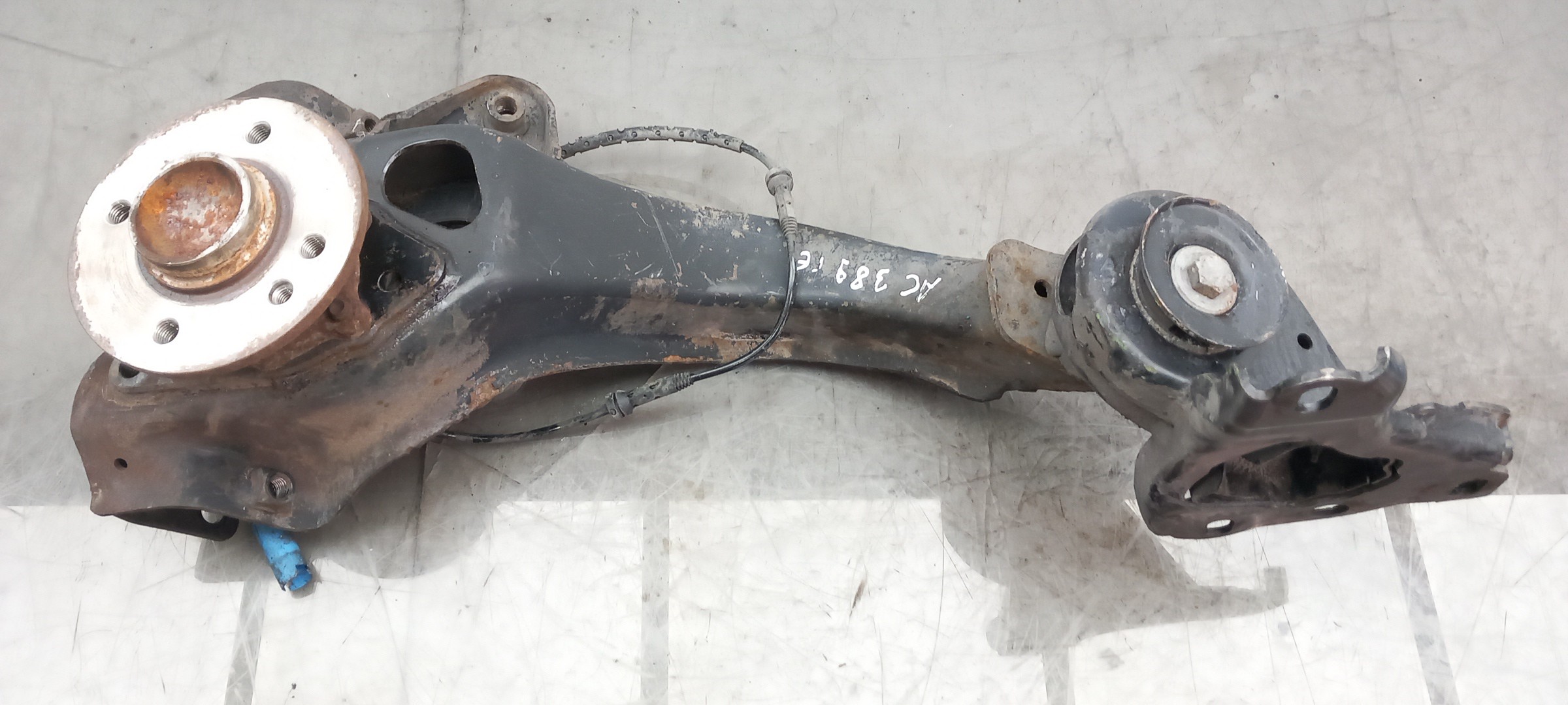 Left rear steering knuckle