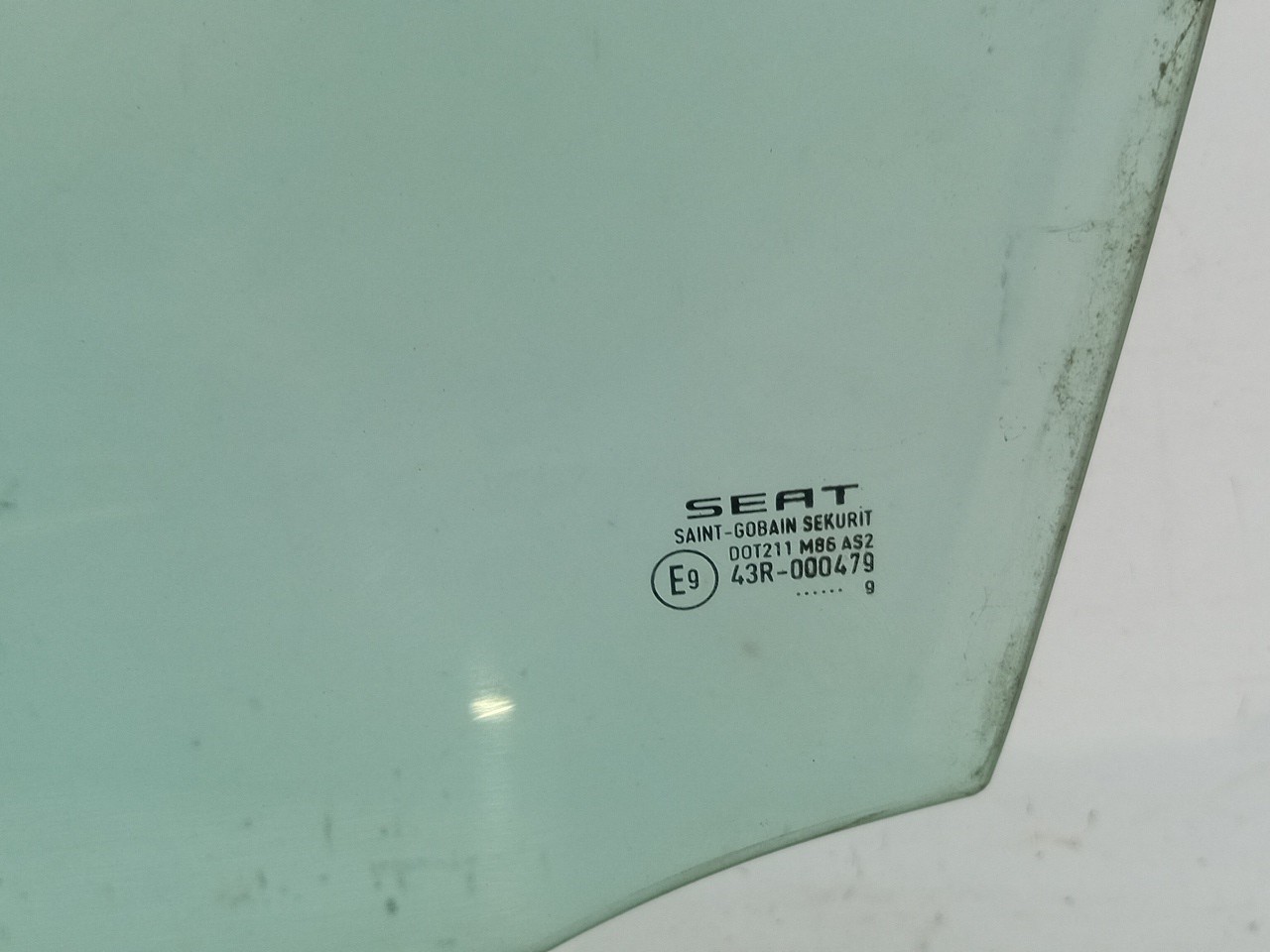 Vitre porte avant gauche SEAT Ibiza IV (6J5, 6P1) Imagem-1