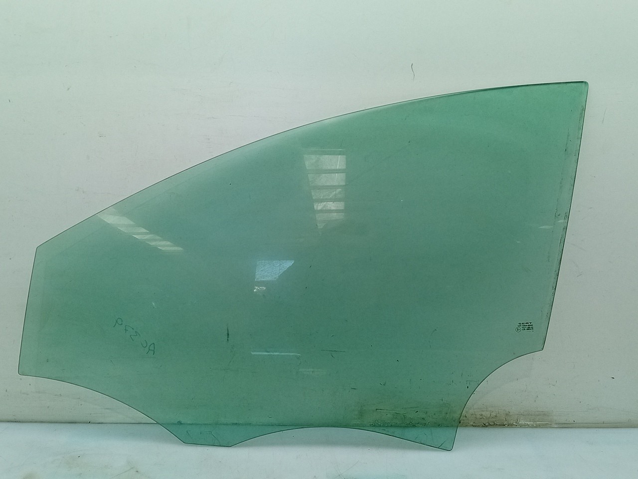 Vitre porte avant gauche
