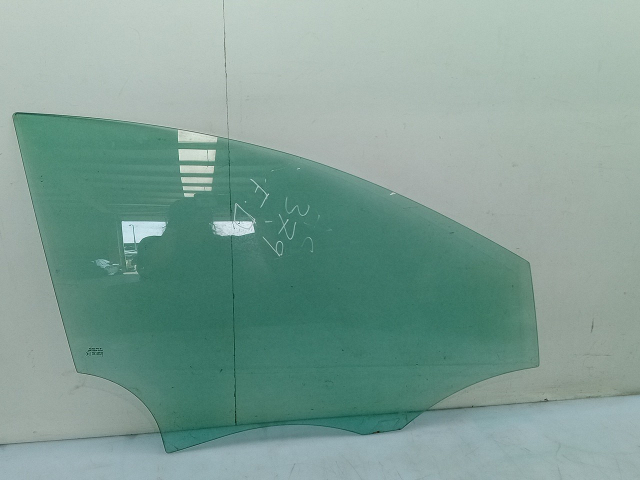 Vitre porte avant Droite