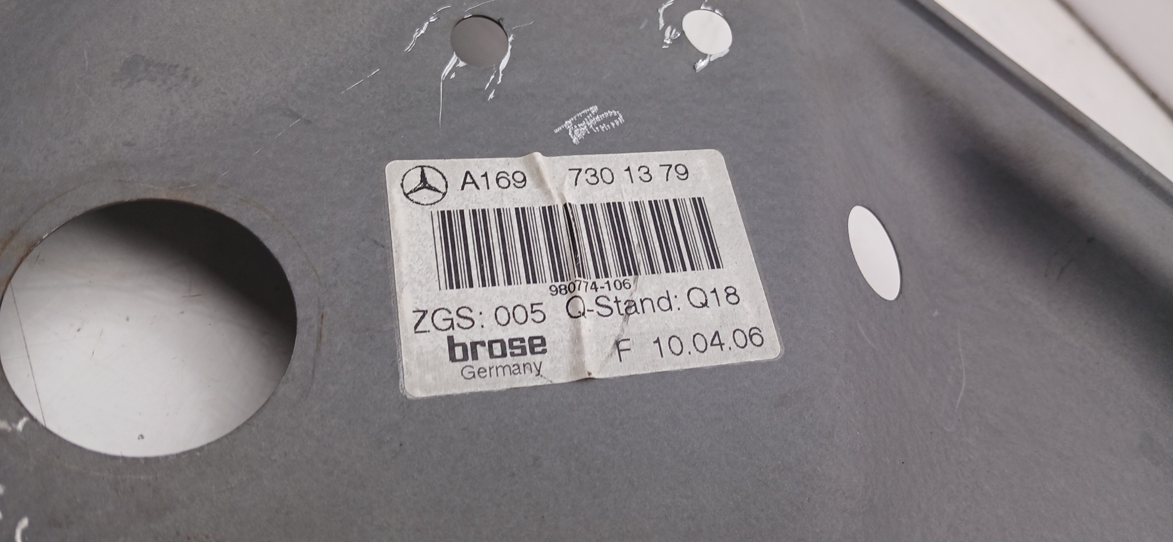 Lève-vitre arrière gauche MERCEDES-BENZ Classe A (W169) Imagem-2