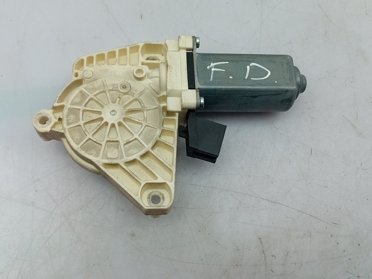 Front Right Door Window Regulator Motor MERCEDES-BENZ Classe A (W169) Imagem-1