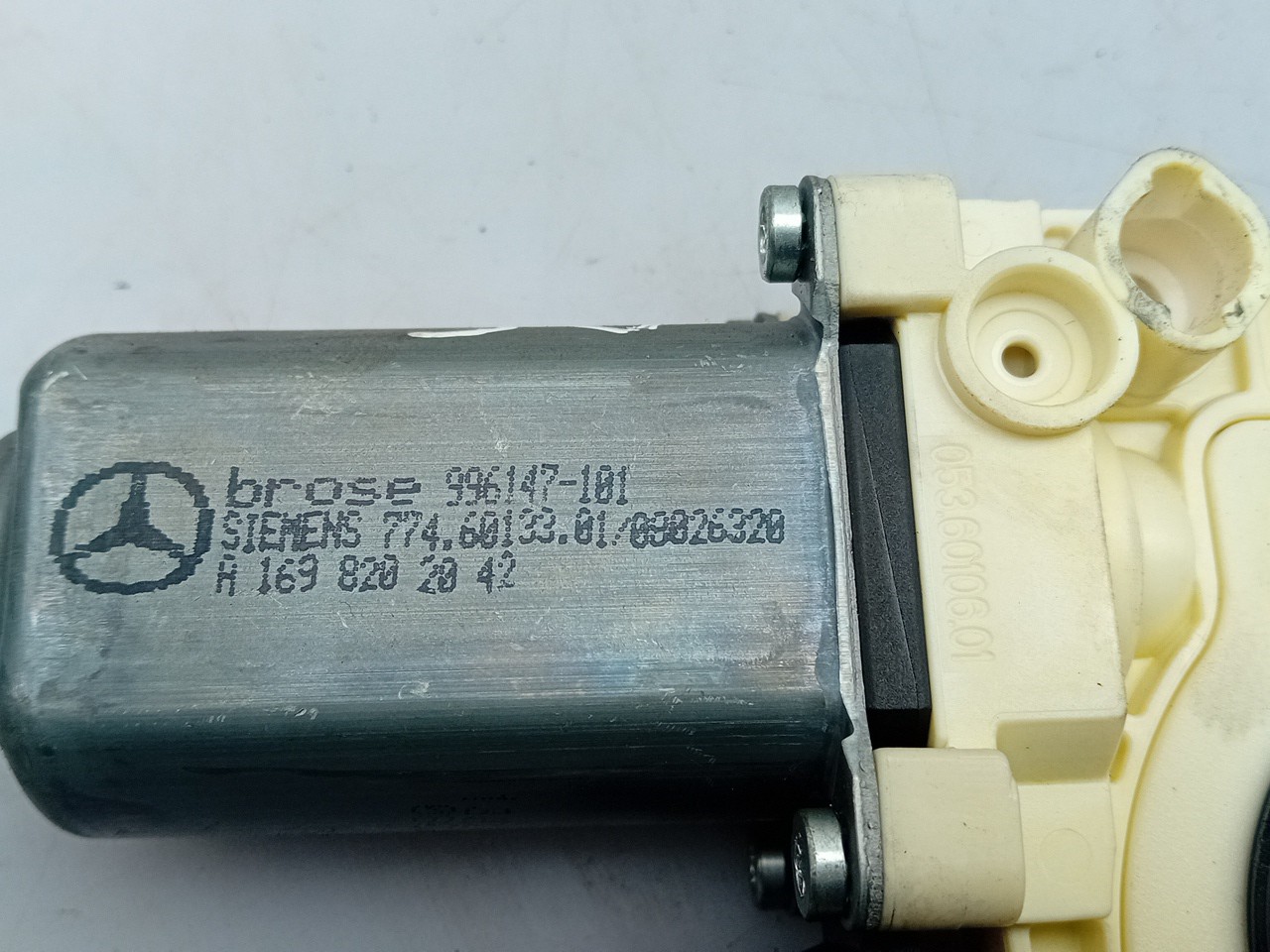 Moteur lève-vitre arrière Droite MERCEDES-BENZ Classe A (W169) Imagem-3