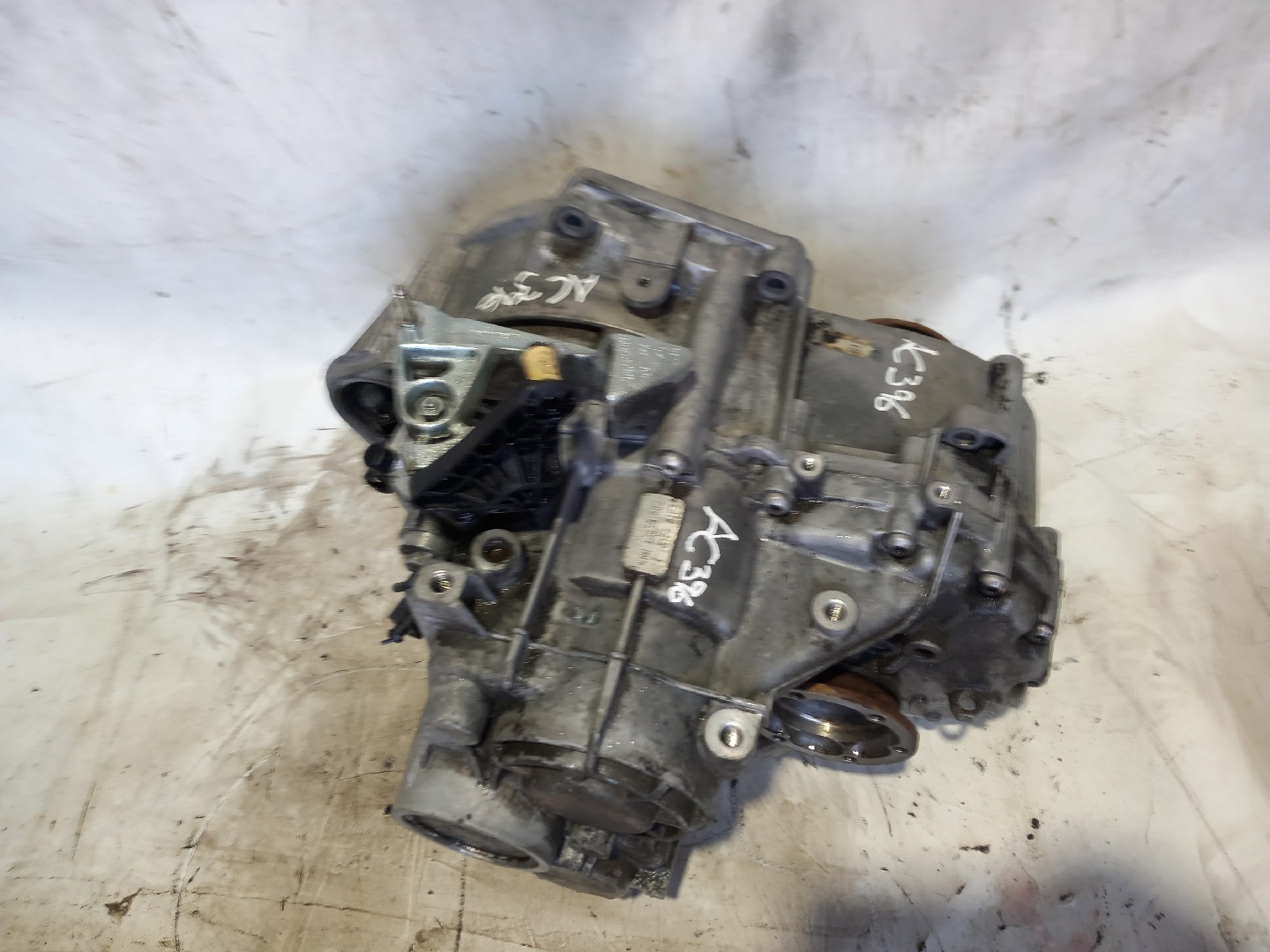 Manual gearbox AUDI A3 (8P1) Imagem-1