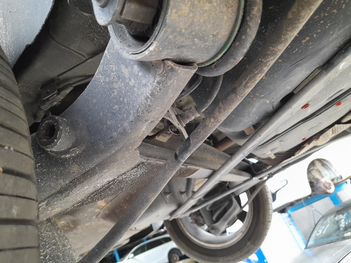 Eje trasero con discos PEUGEOT 307 CC (3B) Imagem-1