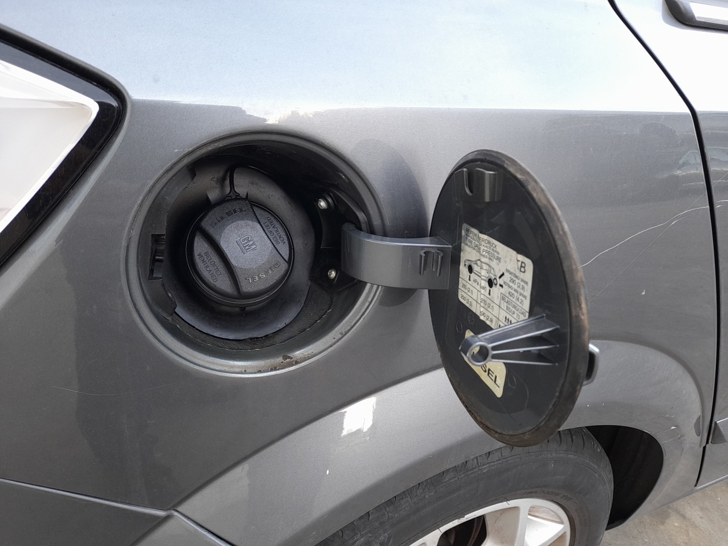 Fuel tank cap OPEL Astra H Hatchback (L48) Imagem-1