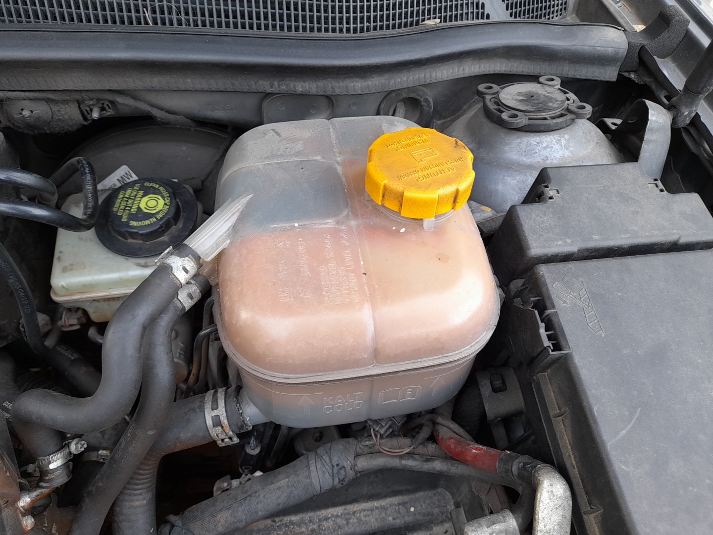 Coolant reservoir