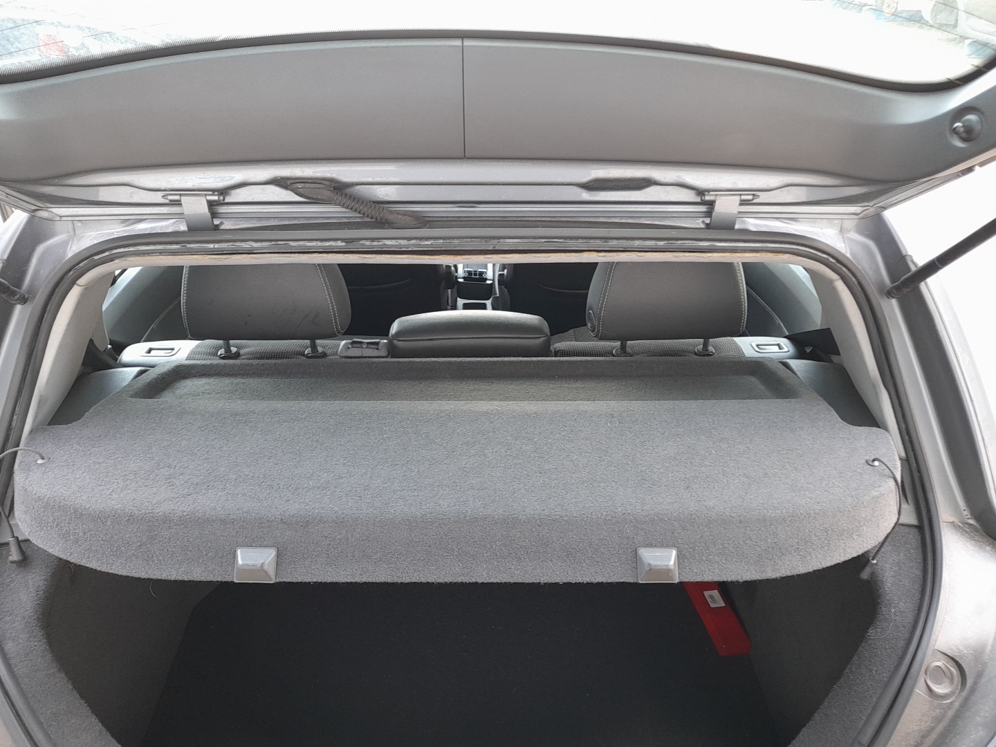 Bandeja trasera / tapa del maletero OPEL Astra H Hatchback (L48) Imagem-1