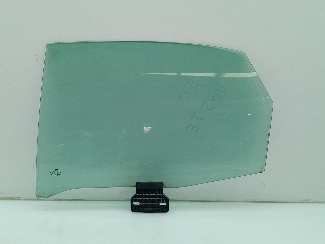 Left rear door glass