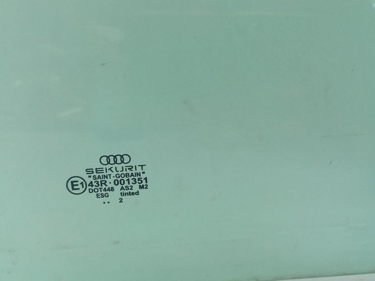 Left rear door glass AUDI A4 (8E2, B6) Imagem-1