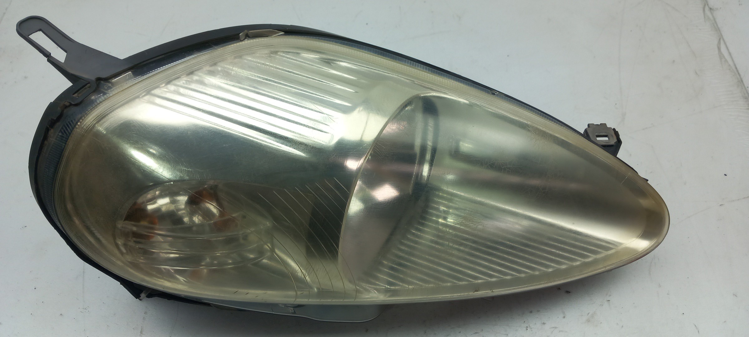 Right Headlight FIAT Grande Punto (199_) Imagem-0