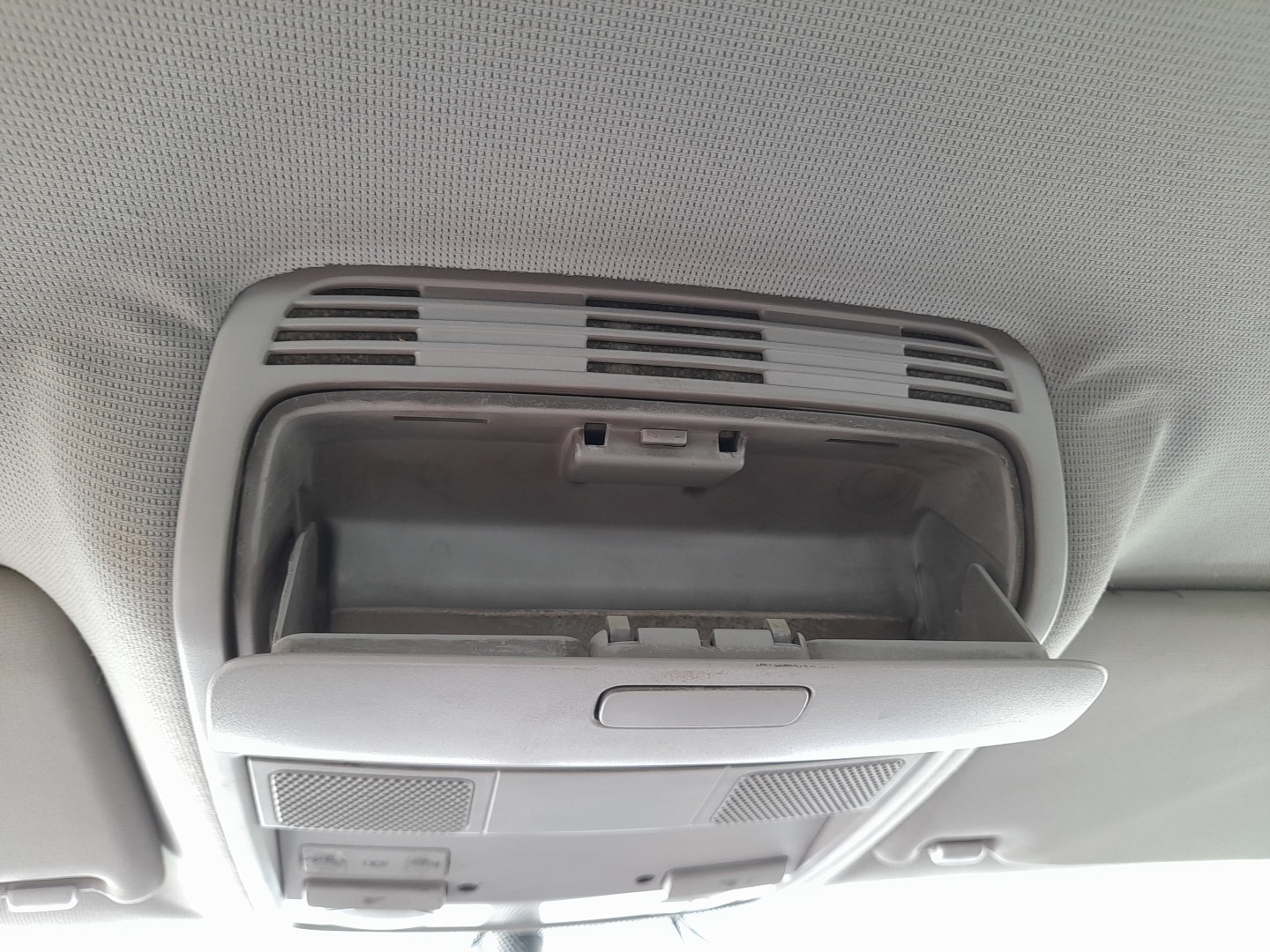 Plafonnier avant VOLKSWAGEN Passat (3C2) Imagem-1