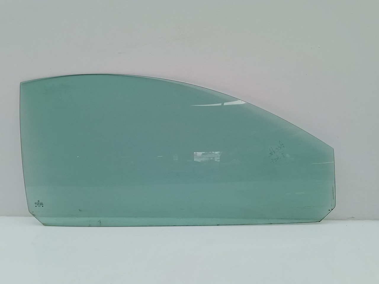 Right front door glass