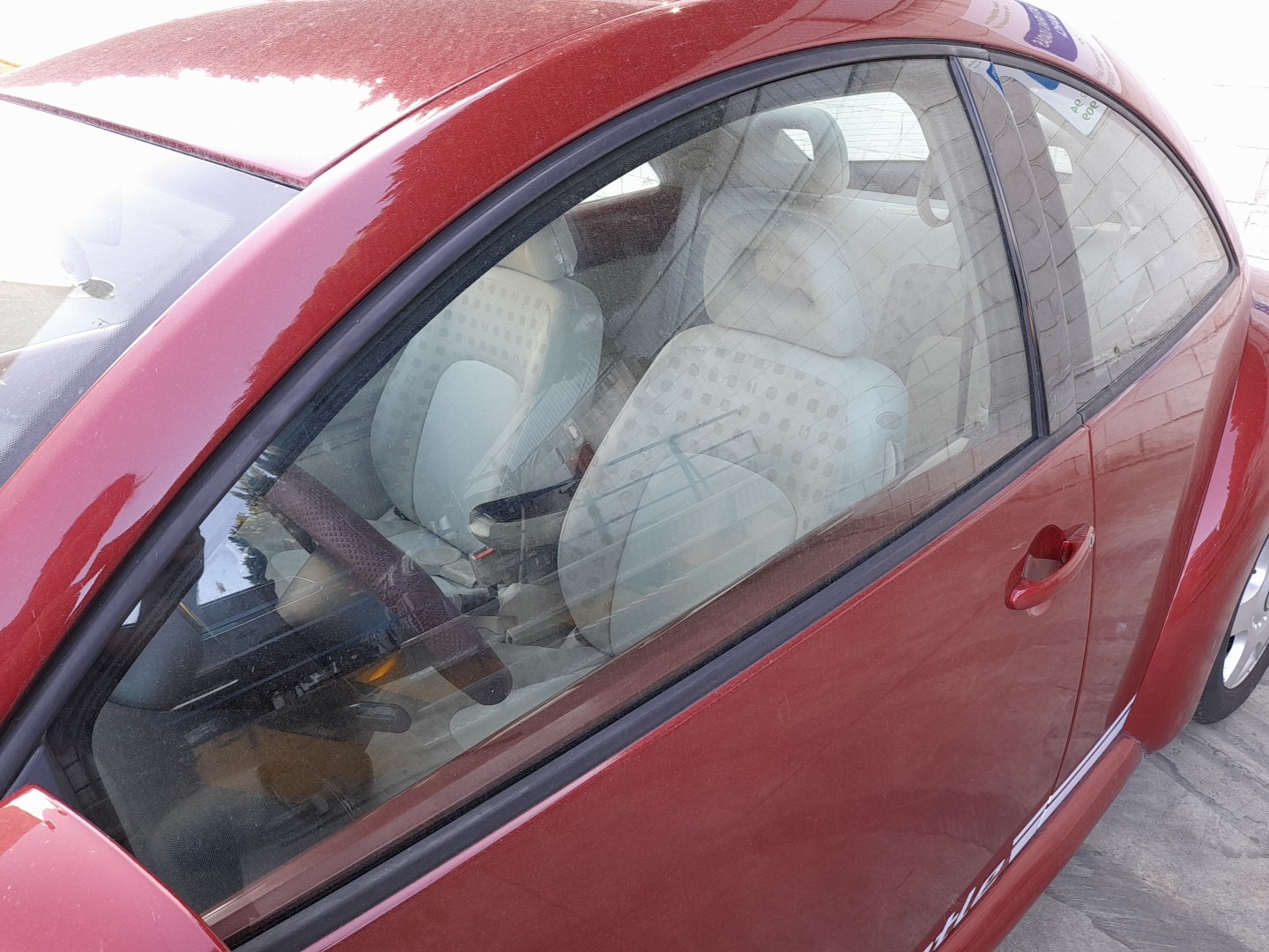 Left front door glass