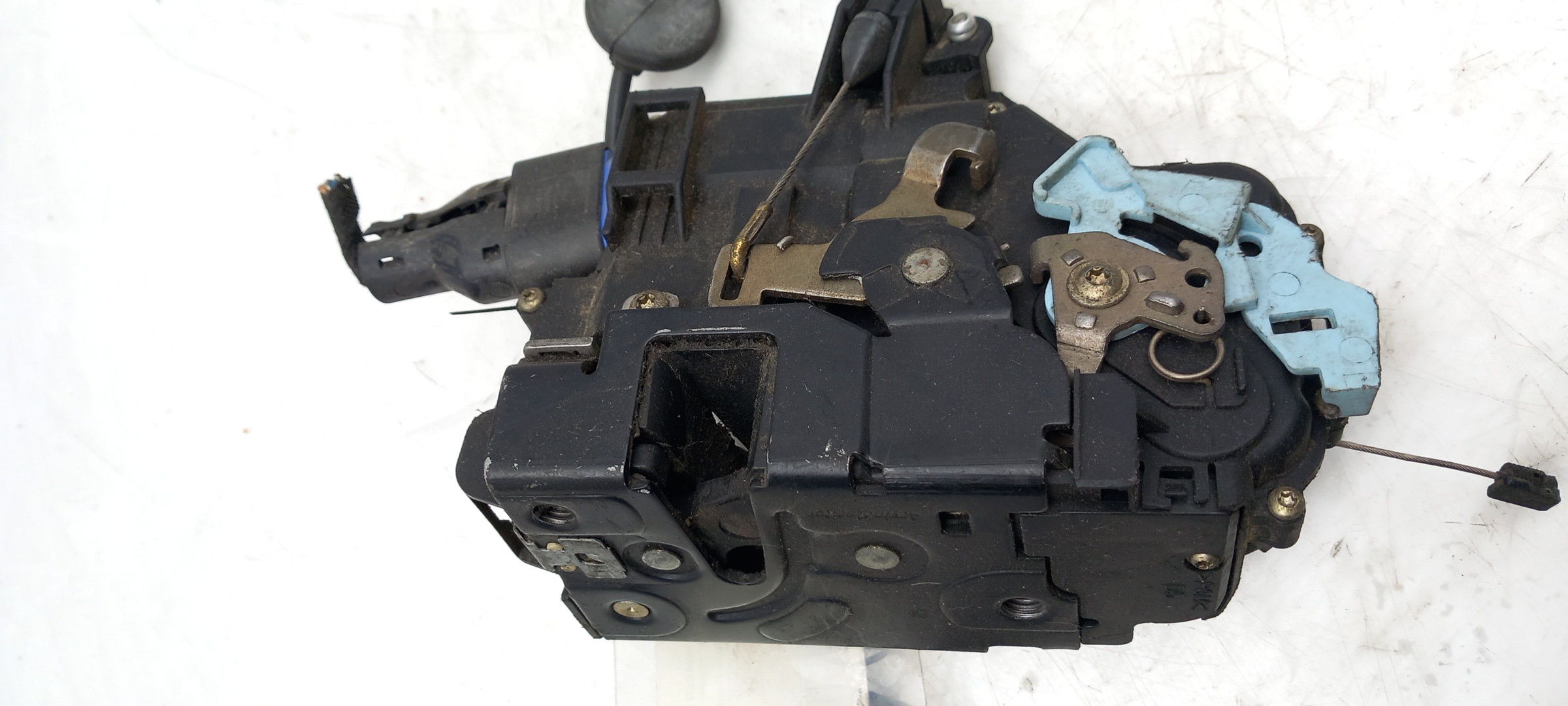 Fechadura / fecho porta frente direito VOLKSWAGEN Caddy II (9K) Imagem-1