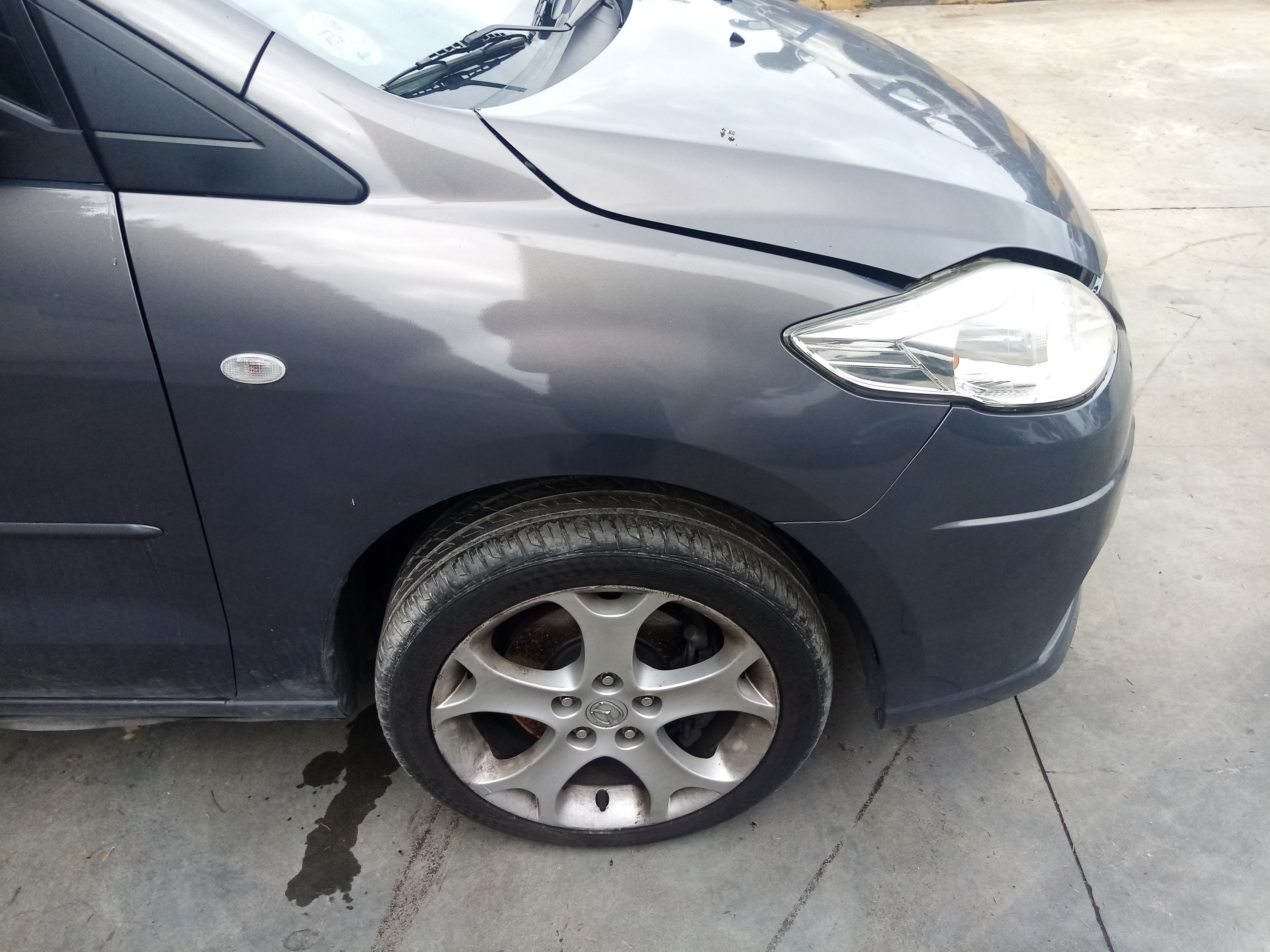 Frente completa MAZDA 5 (CR19) Imagem-1