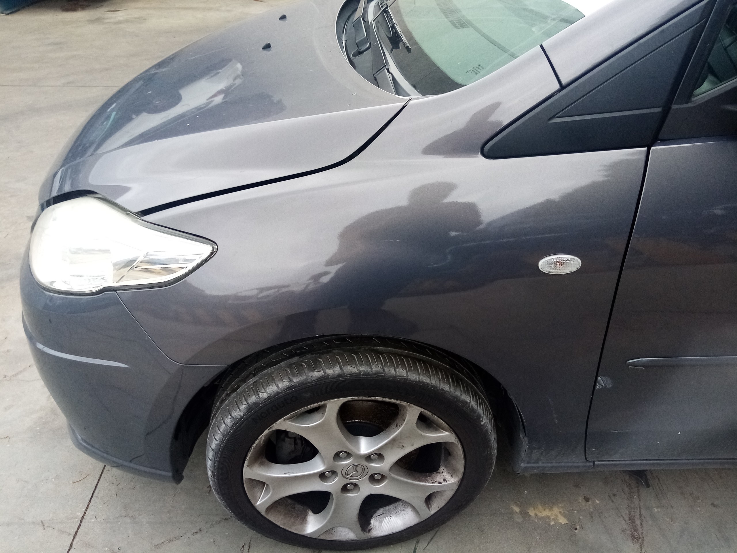 Frente completa MAZDA 5 (CR19) Imagem-2