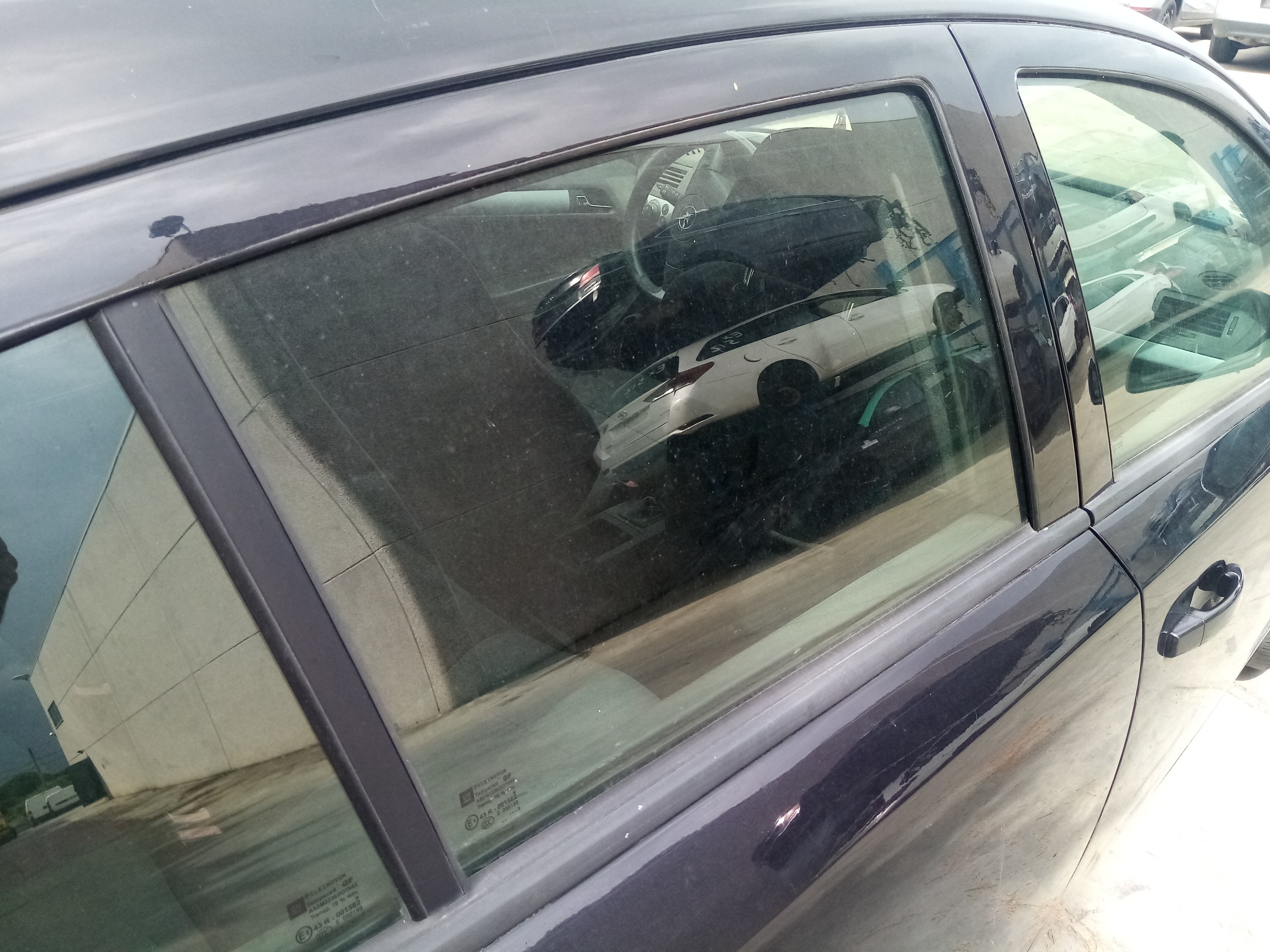 Vitre porte arrière Droite
